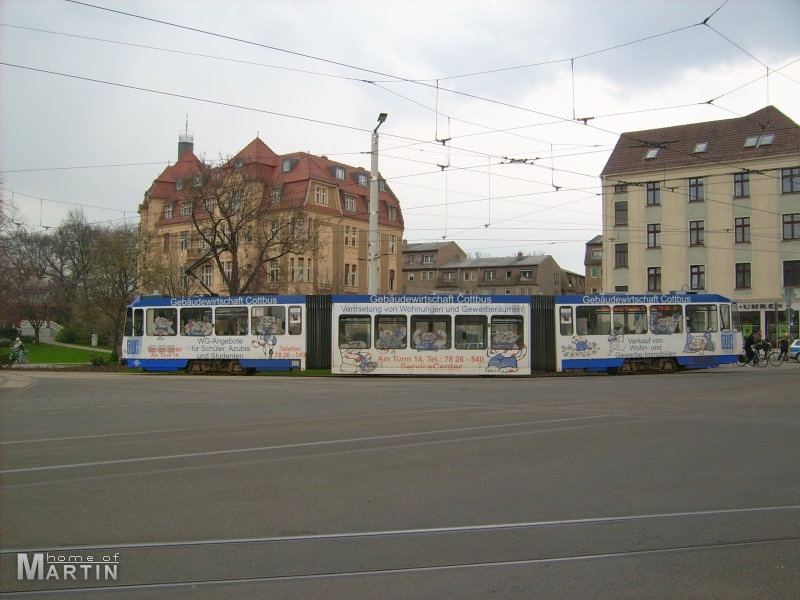 Tw 141 beim Abbiegen in Richtung Friedrich-Ebert-Str. (12.04.2010)