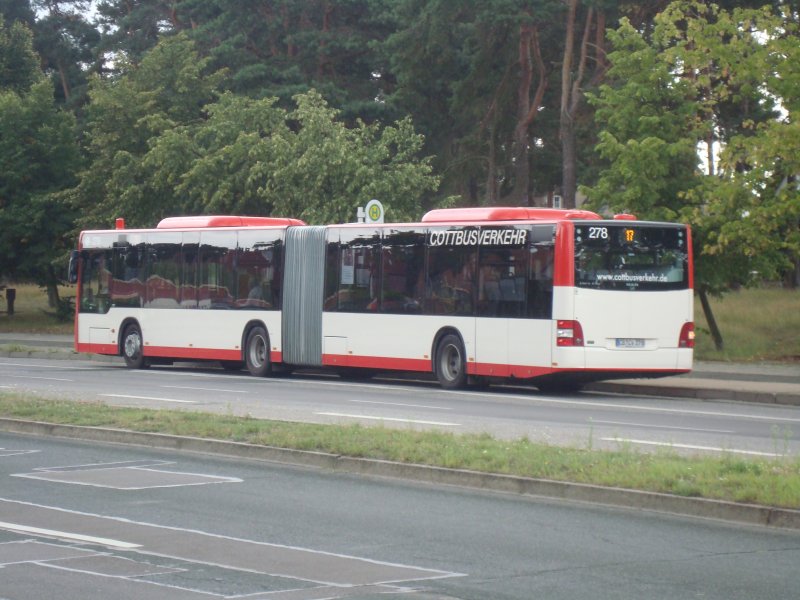 Bus 278 am 12.08.09 an der Haltestelle Uhlandstrae .