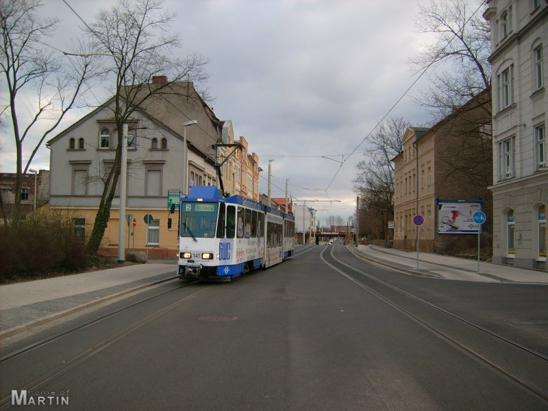 Tw 141 erreicht in wenigen Sekunden die Haltestelle Busbahnhof (20.03.2009)