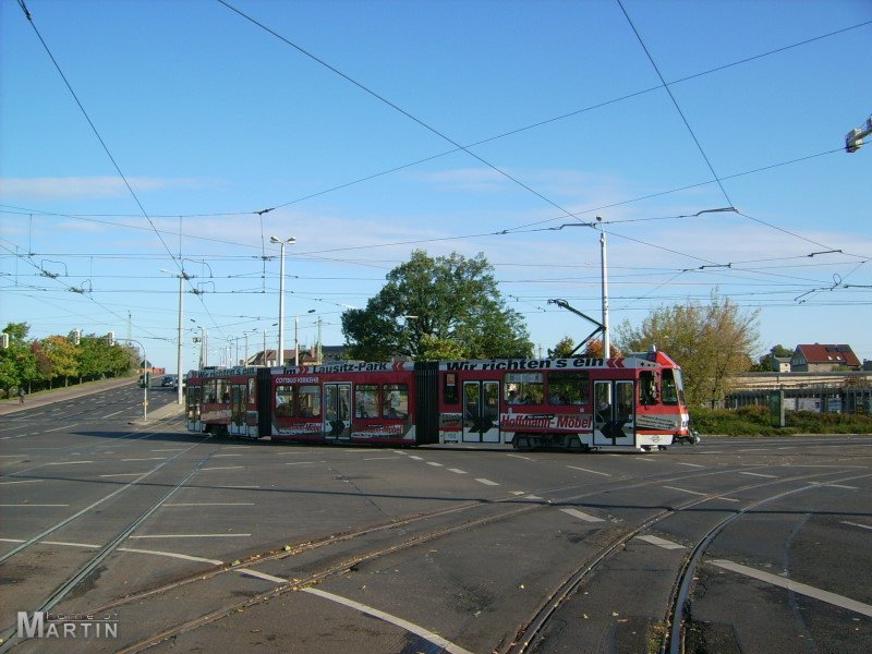Tw 150 verlsst die Bahnhofsbrcke in Richtung Stadtring (02.10.2008)
