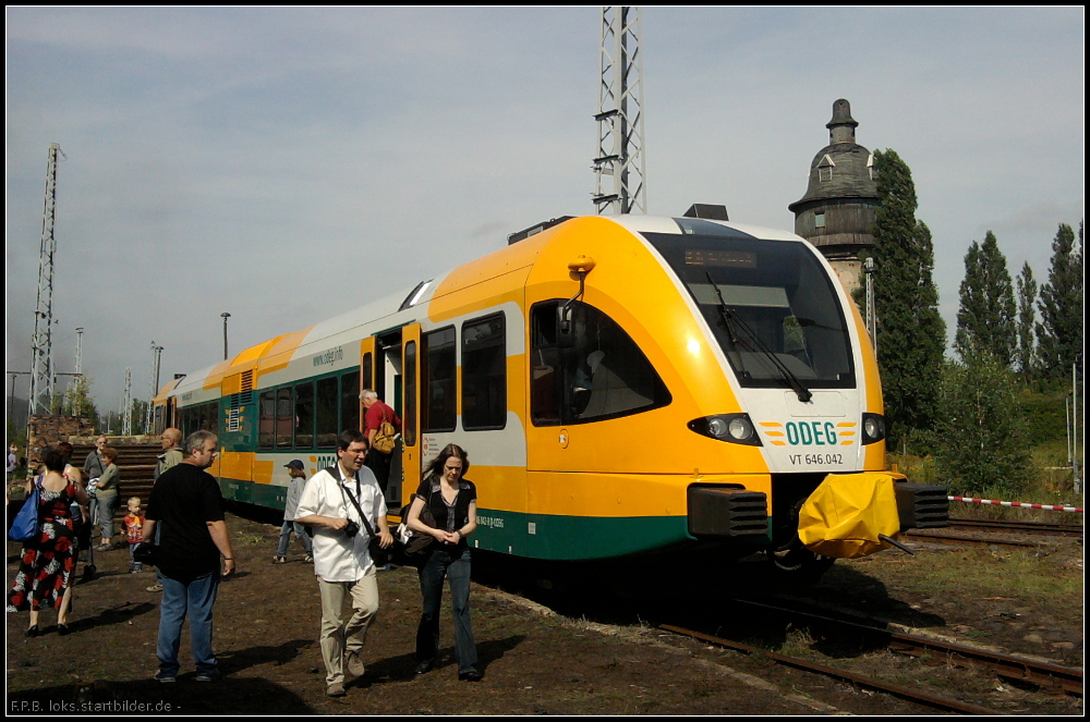 Beim 5. Berliner Eisenbahnfest war auch die ODEG mit dem VT 646.042 vertreten (NVR-Nummer 95 80 0646 042-1 D-ODEG, gesehen Berlin Bw Sch�neweide 09.09.2012)