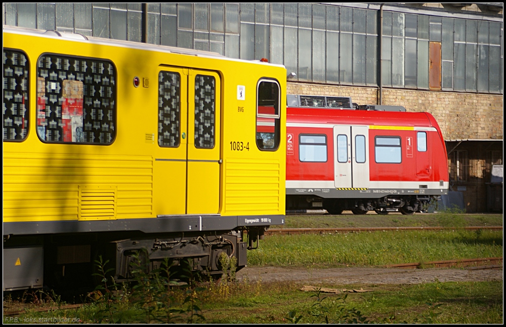 BVG 1083 und 423 445-6 auf dem Werksgel�nde von Bombardier (gesehen Hennigsdorf b. Berlin 04.10.2010)