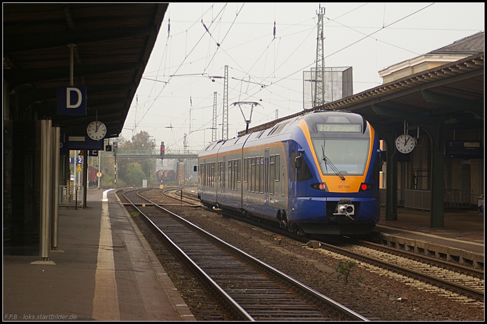 cantus 427 003 auf der R7 nach G�ttingen (NVR-Nummer 94 80 0427 137-5 D-CAN, Eigentum Hamburger Hochbahn AG, gesehen Bebra 14.10.2010)