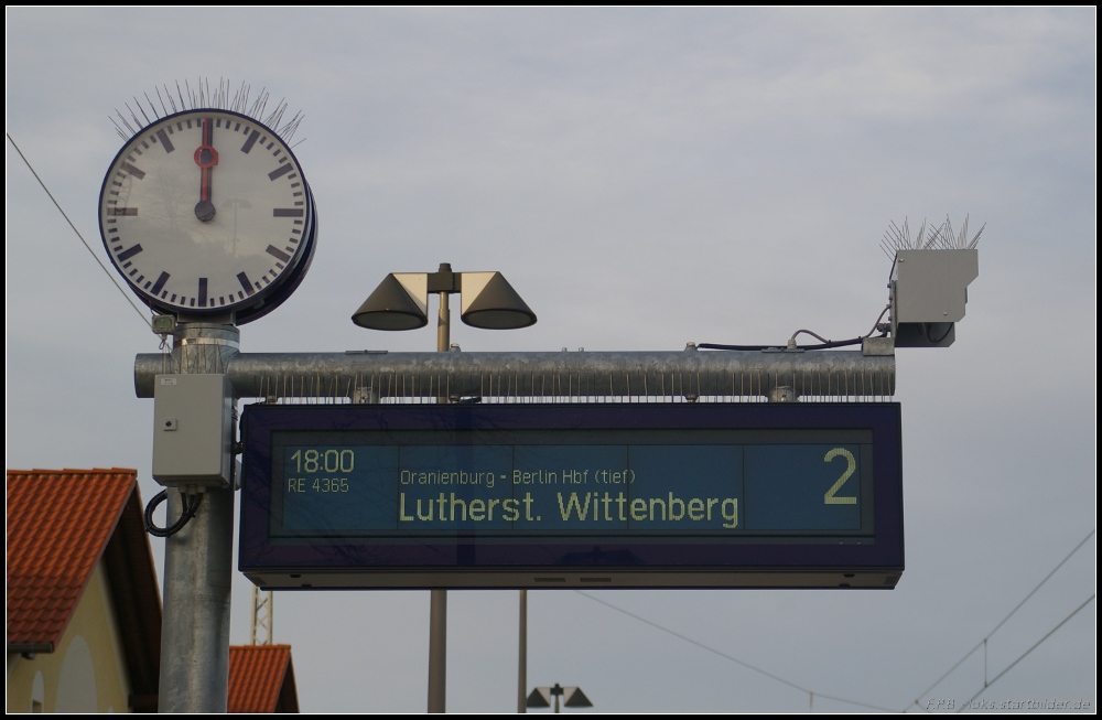 Da heisst es in Neustrelitz Hbf aber lange warten... (gesehen 23.03.2011)