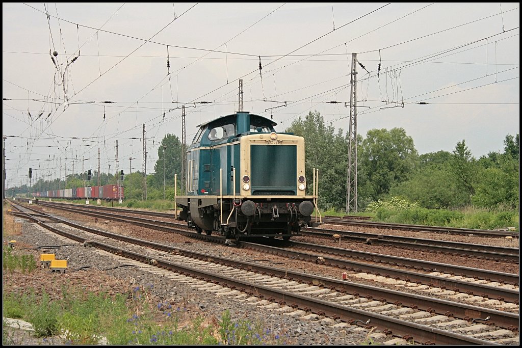 DB 212 329-7 solo unterwegs (DB Fahrwegdienste GmbH Karlsruhe, NVR-Nummer 9280 1 212 329-7 D-DB, gesehen Wustermark-Priort 10.06.2010)