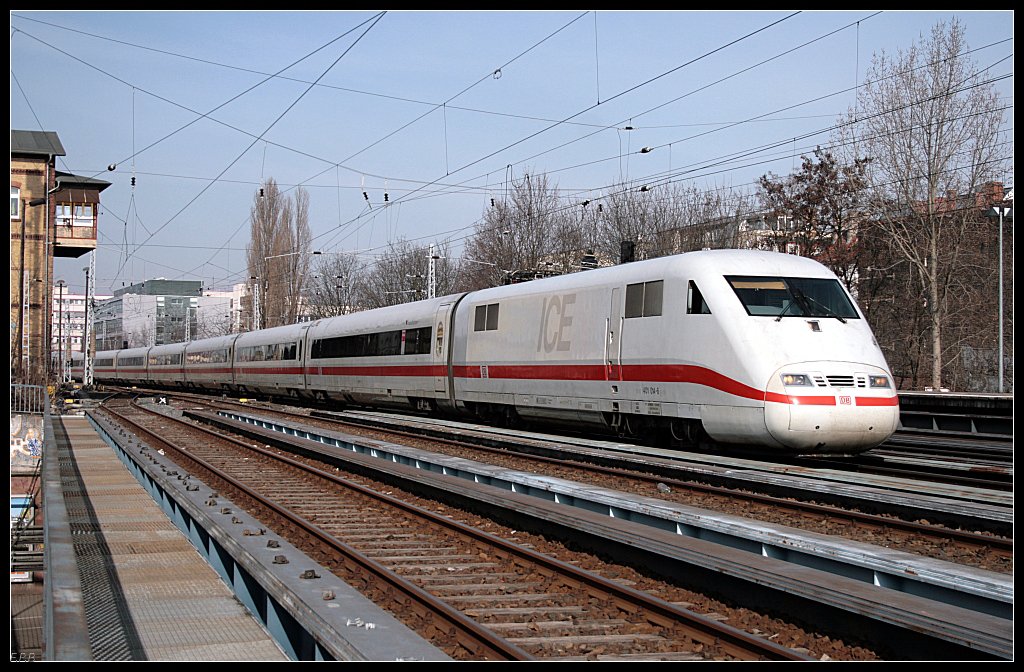 DB 401 014-6 Leerfahrt nach Rummelsburg. 401 514-5 tr�gt Werbung f�r  bahn.corporate Umwelt Plus!  (Berlin Greifswalder Stra�e 18.03.2010)