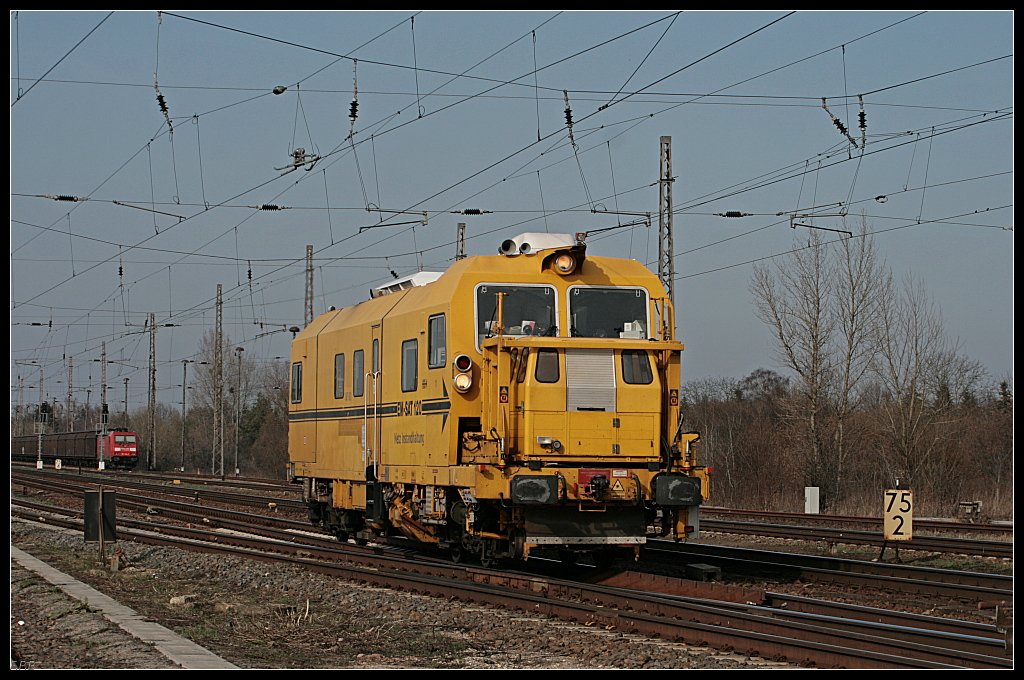 DB Bahnbau mit einem EM-SAT 120. Gru� zur�ck an den Tf! (Wustermark-Priort 25.03.2010)