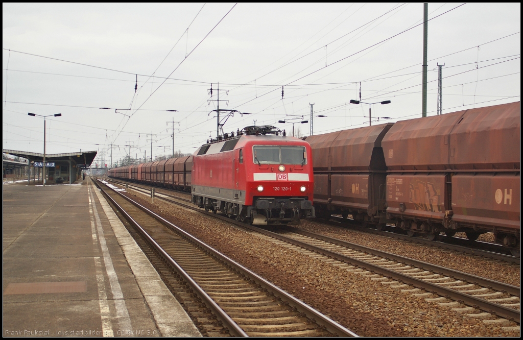 DB Fernverkehr 120 120 solo am 03.04.2013 in Berlin Sch�nefeld Flughafen