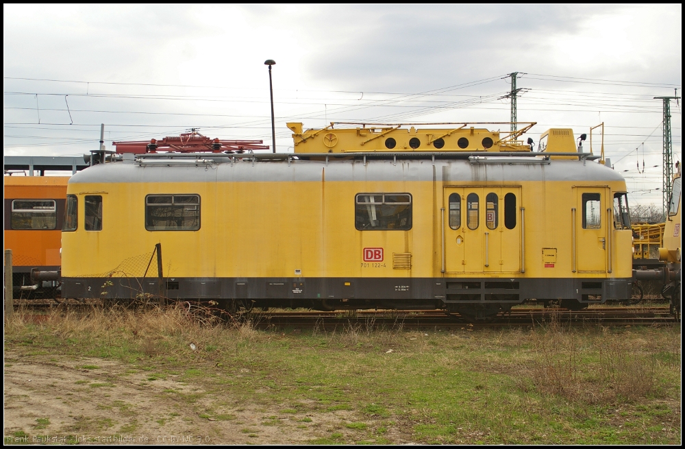 DB Netz 701 122 am 18.04.2013 wohl z-gestellt in Cottbus
<br><br>
++ 12.03.2018 im Aw Cottbus