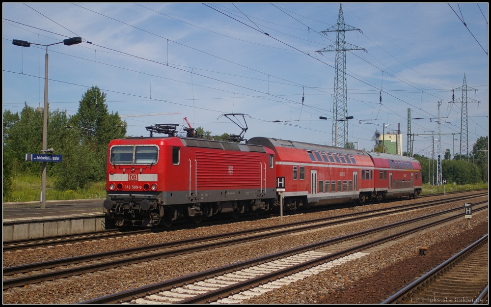 DB Regio 143 589-0 mit der RB14 aus Senftenberg zum Endhalt am 23.07.2012 in Berlin Sch�nefeld Flughafen