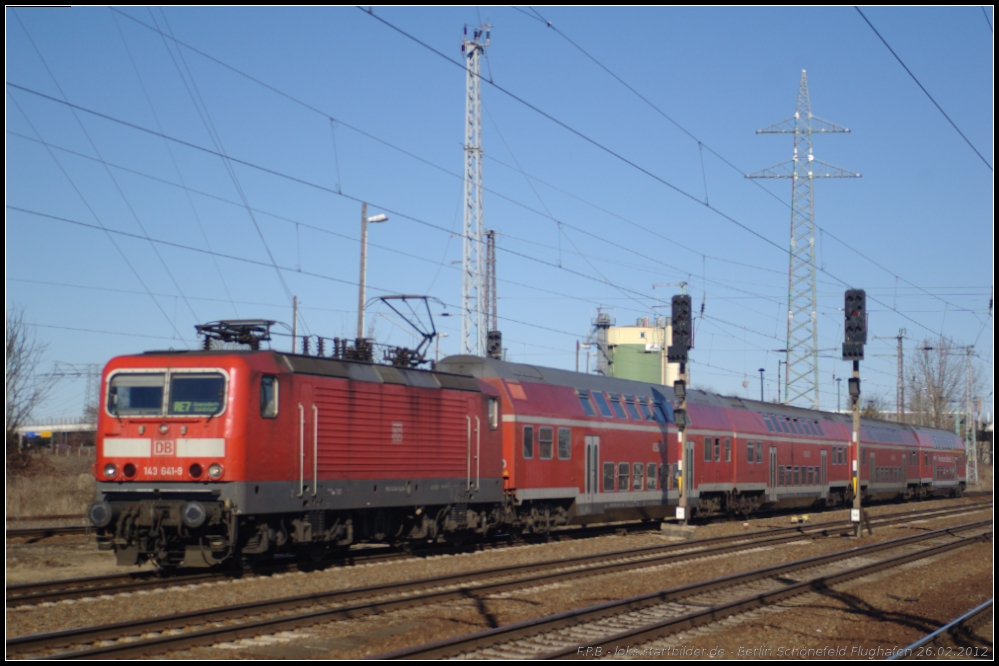 DB Regio 143 641-9 mit dem RE7 nach W�nsdorf-Waldstadt am 26.02.2012 in Berlin Sch�nefeld-Flughafen.
<br><br>
Update: 2015 in Hamm Rbf z; ++ 26.11.2015 Opladen
