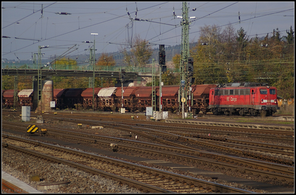 DB Schenker 139 262-0 brachte einen Zug mit Sch�ttgutwagen in Bebra, 14.10.2010
<br><br>
ex 110 262-3 - Update: 25.04.2012 in Maschen Rbf abgestellt; 01/2013 �berstellt nach Mukran