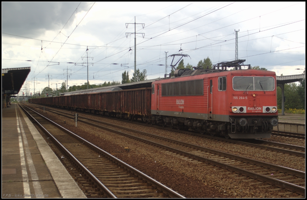 DB Schenker 155 264-5 mit Eas-x-Wagen Richtung Grünauer Kreuz am 29.08.2011 in Berlin Schönefeld Flughafen (DB Schenker Rail Berlin)
<br><br>
Update: 07.03.2015 in Opladen verschrottet