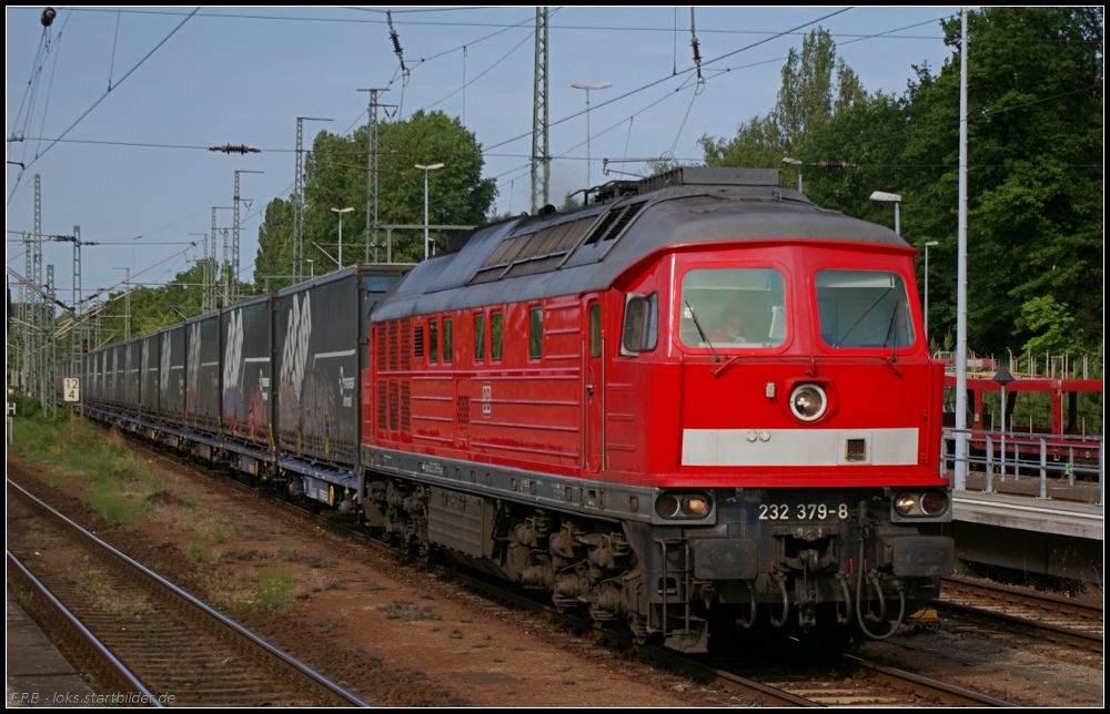 DB Schenker 232 379-8 bringt den  Ford-Zug  zur Übergabe (gesehen Berlin-Wannsee 01.06.2011)
<br><br>
- Update: ++ 11.2013 bei TSR in Magdeburg