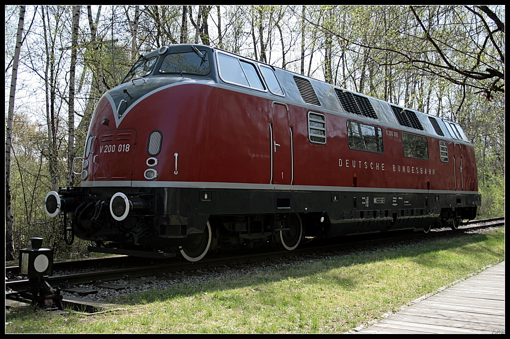 DB V 200 018 auf einem Seitengleis auf dem Freigel�nde am Lokschuppen (Deutsches Technikmuseum Berlin 18.04.2010)