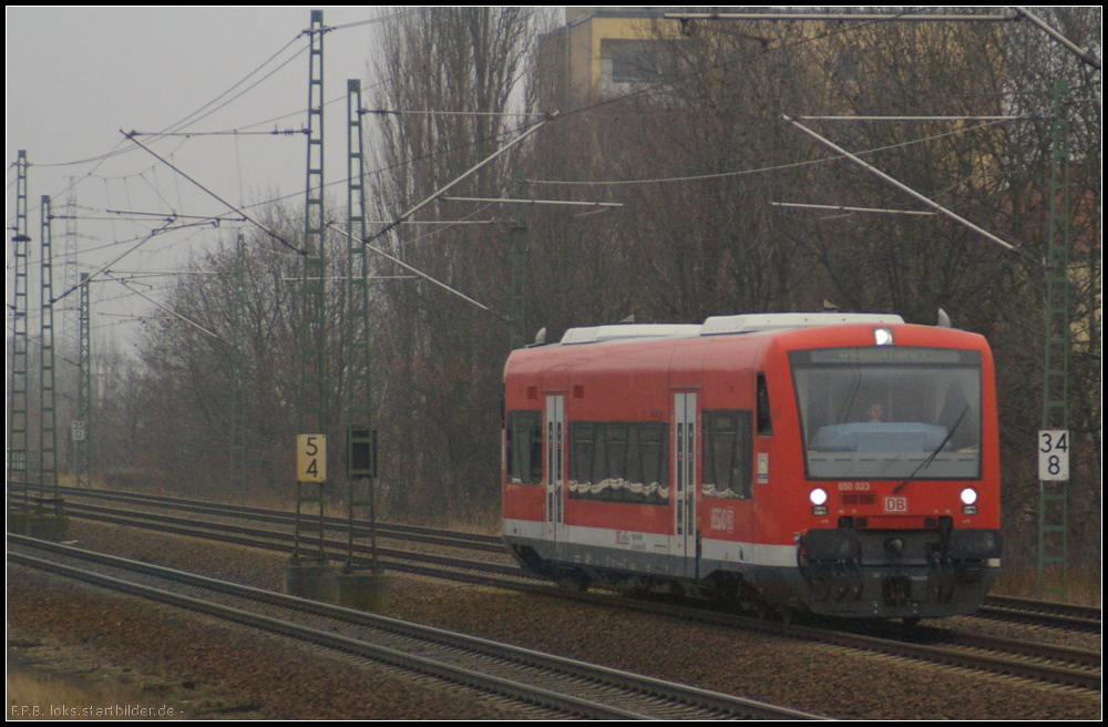 DB ZugBus 650 023 verl�sst am 20.12.2012 die Stadler-Werkst�tten und kommt auf der Dienstfahrt am Bahnhof Berlin Jungfernheide vorbei.