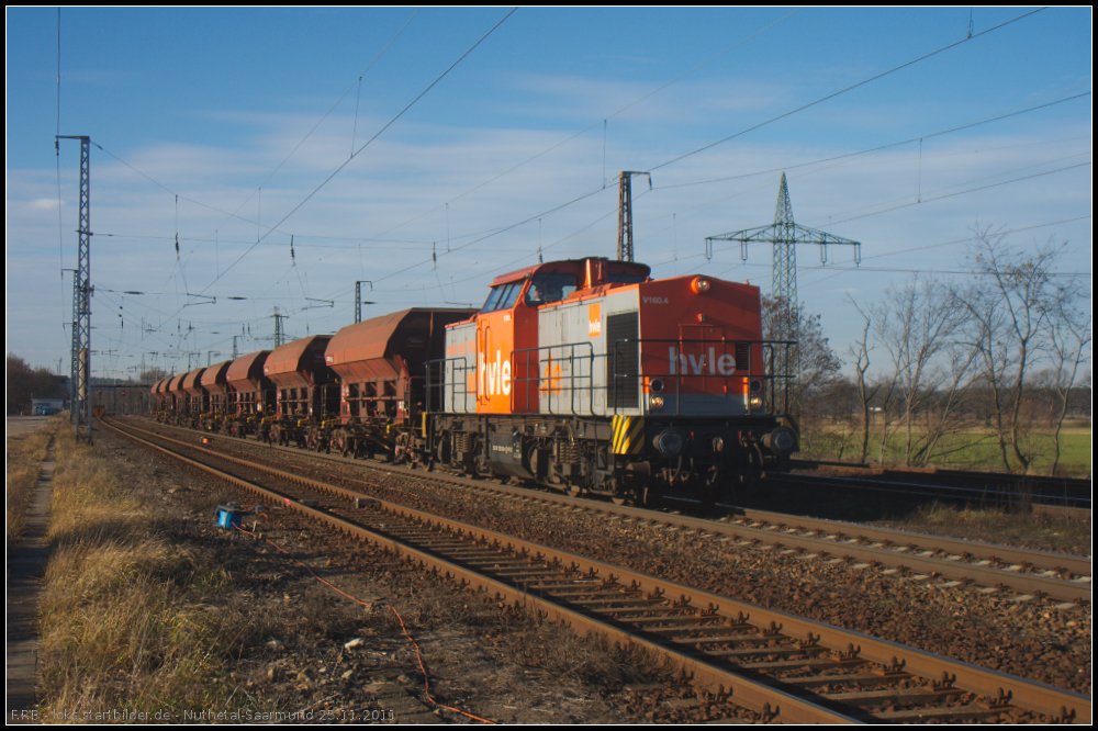 hvle V 160.4 / 203 109 und ein paar Sch�tgutwagen am 25.11.2011 in Nuthetal-Saarmund.