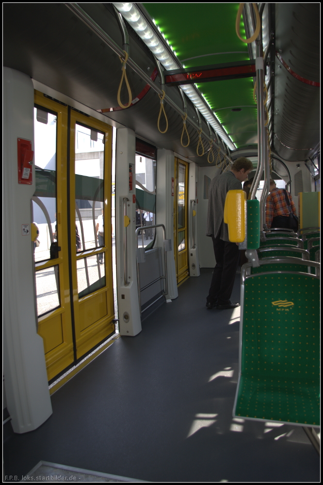 Inneneinrichtung des Solaris Tramino f�r MPK Poznan. Zu sehen auf der InnoTrans 2012 in Berlin