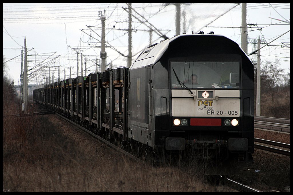 PCT ER 20-005 mit einem Leerzug Autotransporter (NVR-Number: 92 80 1223 005-0 D-DISPO, angemietet von MRCE, Wustermark 16.03.2010)