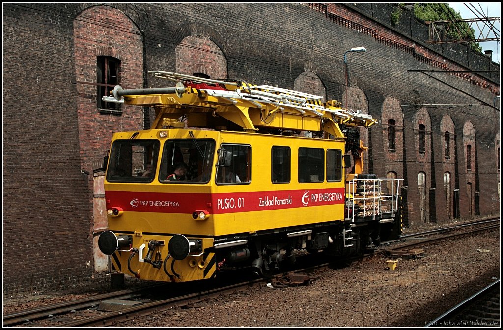 PUSiO.01 von PKP Energetyka durchf�hrt am 12.06.2010 den Bahnhof Szczecin Glowny