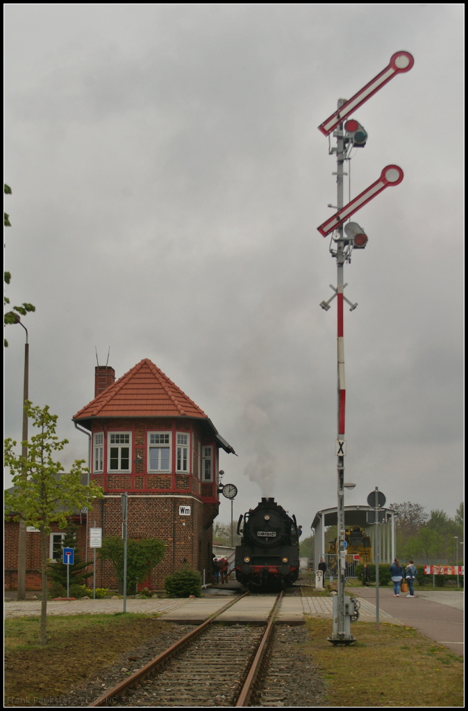 Bei tr�ben Wetter wurde am 06.05.2017 in Wittenberge 30 Jahre Traktionswechsel gefeiert. DR 50 3570-4 stand am Stellwerk Wm f�r F�hrerstandsmitfahrten bereit.