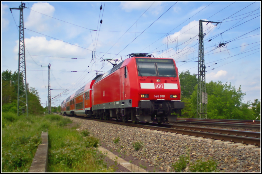 DB 146 018 mit der RB40 Burg (b. Magdeburg) an der Kreuzung Elbbr�cke, 21.05.2016