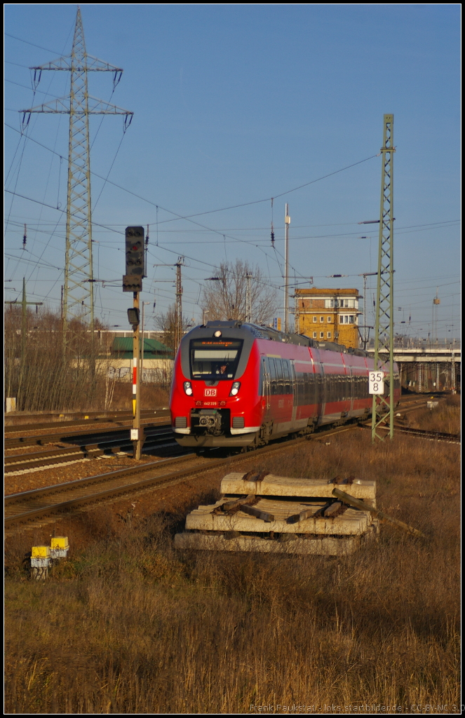 DB Regio 442 335 am 07.01.2014 als RE7 zum Endhalt in Berlin Sch�nefeld Flughafen. Der Triebzug fuhr leer nach B.-Lichtenberg in die Abstellung