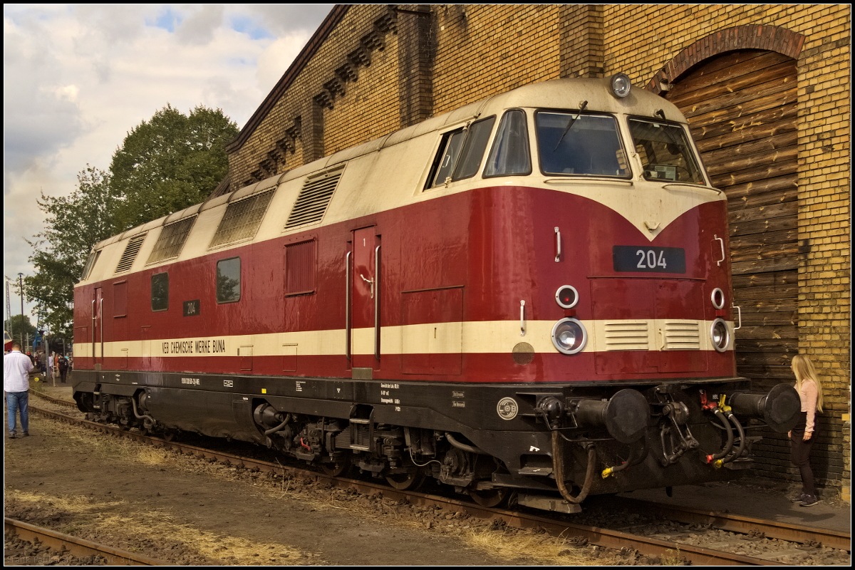 Einst war WFL 20 / 228 501-3 bei den Buna-Werken als Lok  204  im Einsatz. Am 15.09.2018 stand sie w�hrend des 15. Berliner Eisenbahnfest im ehemaligen Betriebsbahnhof Sch�neweide am Lokschuppen und zeigte sich den Besuchern.