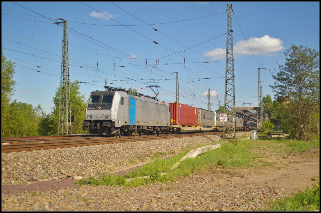 ERS Railways E 186 141-8 mit Container/KLV in Magdeburg Neustadt, 10.05.2015