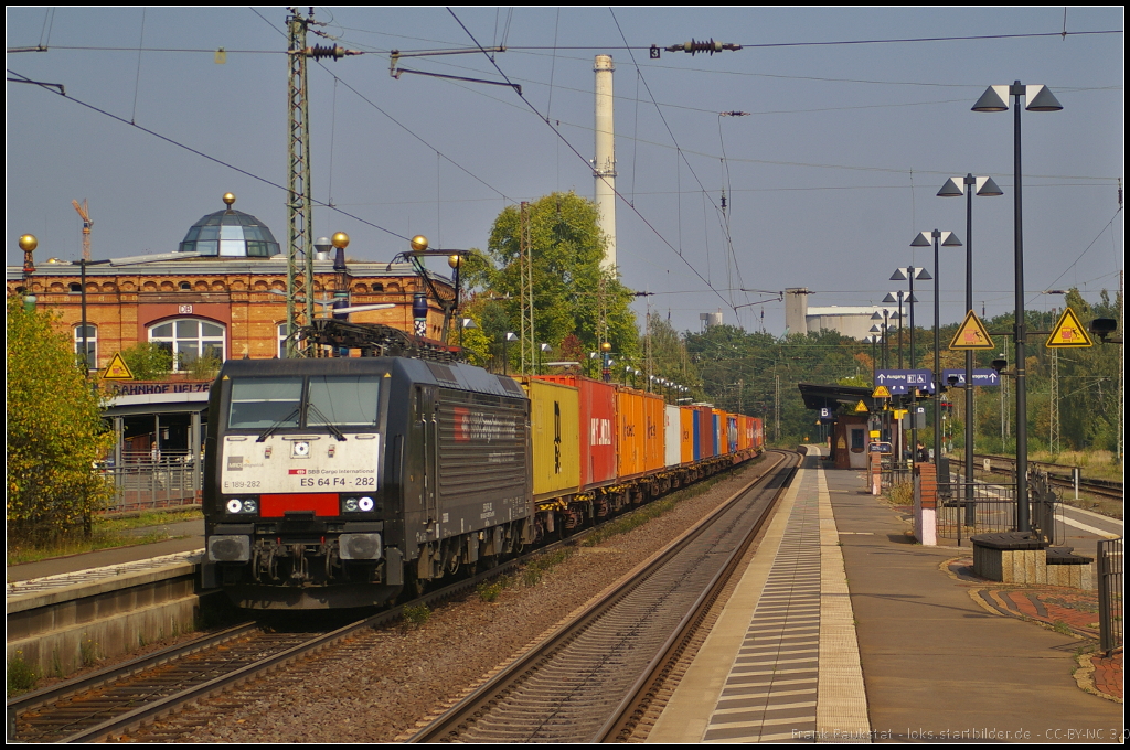 ES 64 F4-282 / 189 282-7 im Einsatz f�r SBB Cargo International mit einem Container-Zug am 05.09.2014 durch Uelzen