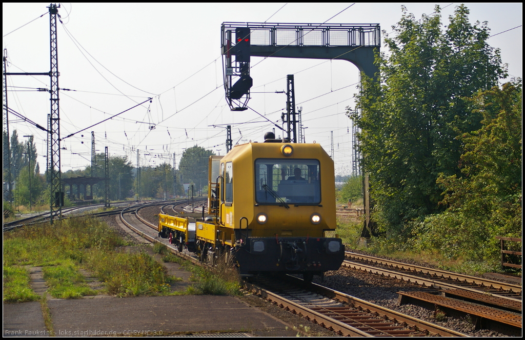 Mit hohem Tempo kam dieses Gleisarbeitsfahrzeug (GAF) am 05.09.2014 durch Uelzen gefahren. Gru� an den Tf!