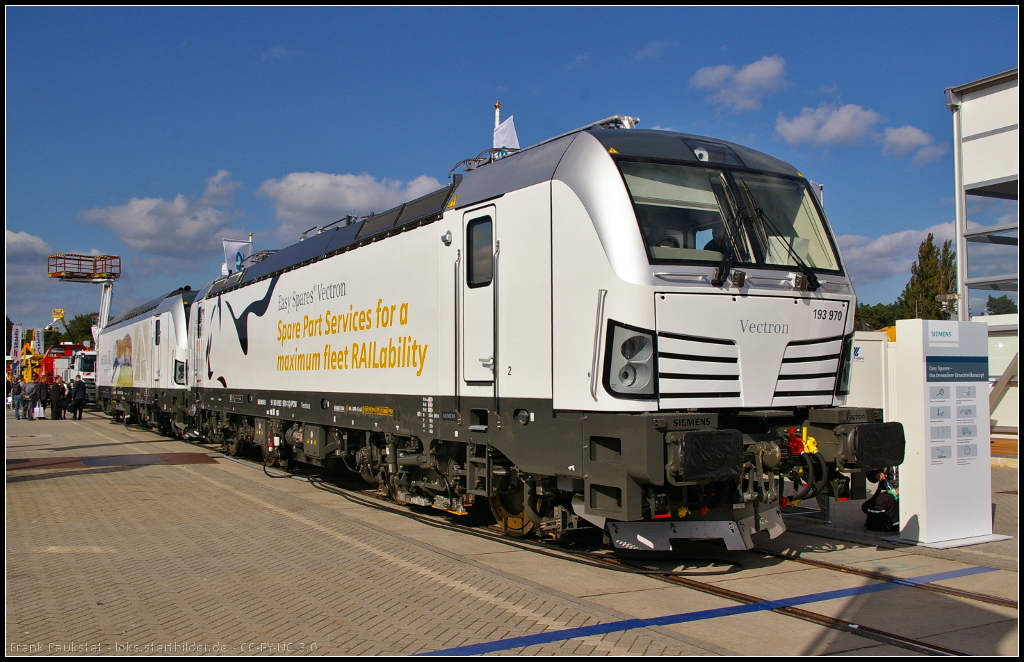 PCW 193 970-1, Typ Siemens Vectron AC, ist eine Lok Baujahr 2014 und somit recht neu. Die Lok hat Zulassungen f�r D/A/H und eine H�chstgeschwindigkeit von 200 km/h bei einer Leistung von 6.4 MW (NVR-Nummer 91 80 6193 970-1 D-PCW)