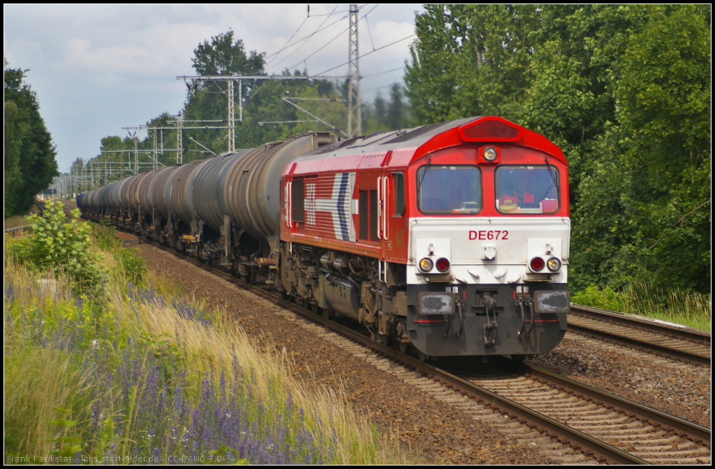 RheinCargo DE 672 / 266 072-8 mit einem Kesselwagen-Zug am 16.06.2014 in Panketal-R�ntgental
