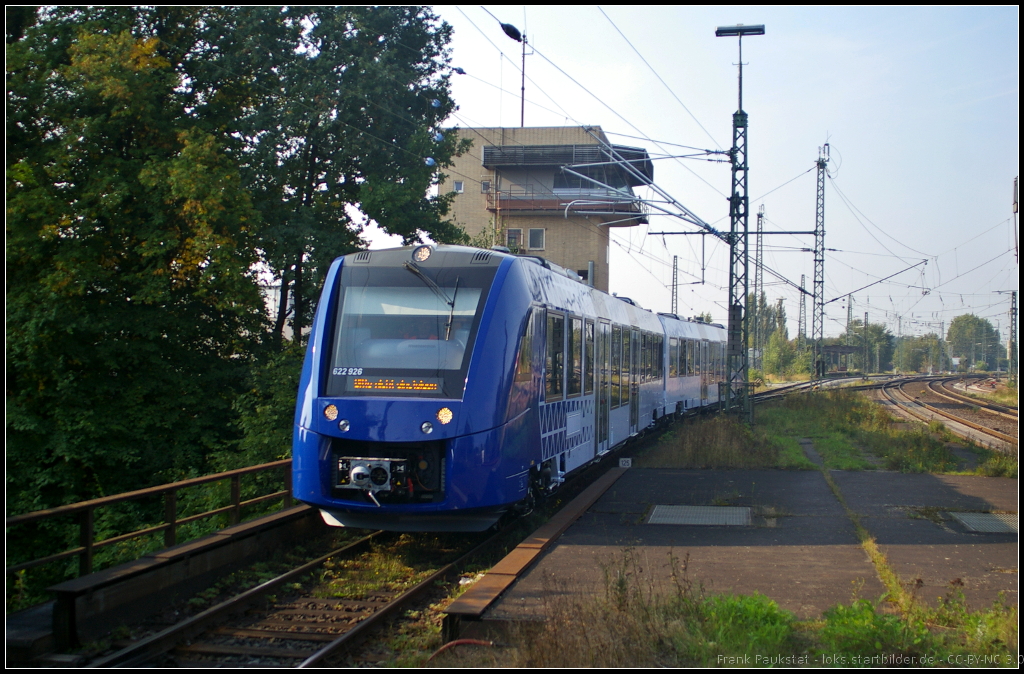 vlexx 622 426-4 kam am 05.09.2014 w�hrend einer Testfahrt auf ein Seitengleis des Bahnhof Uelzen (NVR-Nummer 95 80 0622 426-4 D-LBVX). Die Z�ge werden ab Dezember 2014 in Rheinland-Pfalz auf Haupt- und Nebenstrecken fahren. Zum Einsatz kommen Triebz�ge vom Typ Coradia LINT 54 und LINT 81 von Alstom.