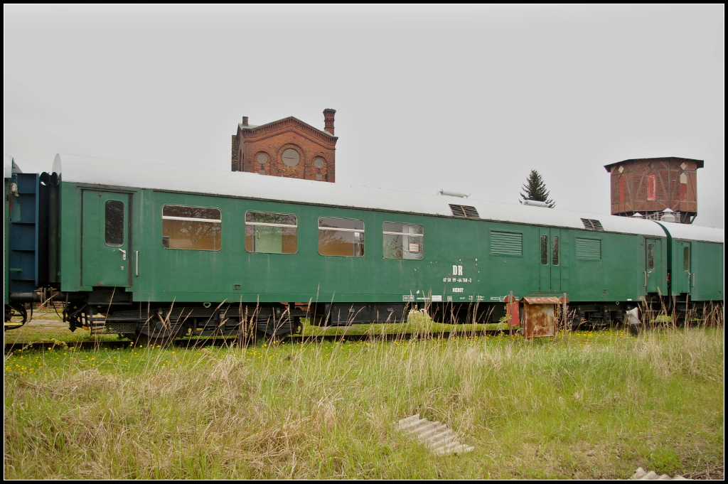 Zum Katastropenzug K14 der DR gehörte auch der Maschinenwagen 67 50 99-64 760-3, der sich im Besitz der Dampflokfreunde Salzwedel e.V. befindet. Beim Fest  30 Jahre Traktionswechsel in Wittenberge  am 06.05.2017 konnte man den Wagen zumindest von außen fotografieren (NVR-Nummer 75 80 89-11 008-7 D-DLFS)