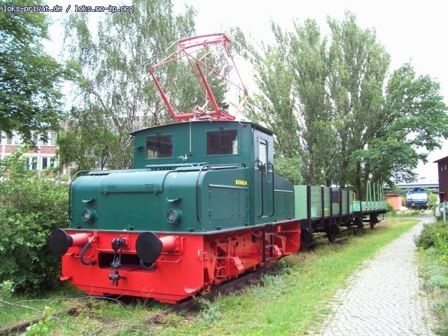 Auf dem Gel�nde der BEHALA steht die EL4 als Museumslok (05.07.2007).