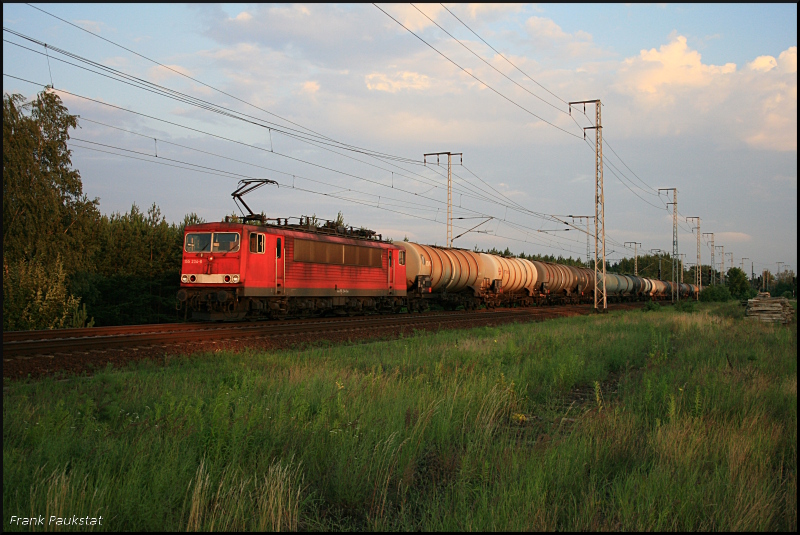 DB 155 234-8 mit einem Kesselzug bei untergehender Sonne (Berlin Wuhlheide, 24.06.2009 - Update: 19.04.2012 in Rostock-Seehafen z; 21.07.2013 �berf�hrt nach K�ln Kalk; 23.07.2013 bei Bender ++)