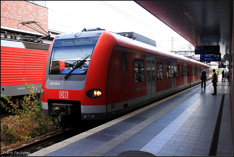 DB 423 011-6 der S-Bahn Stuttgart ( Region Stuttgart ) im S-Bahn-Ersatzverkehr nach S�dkreuz (Berlin Gesundbrunnen, 20.07.2009)