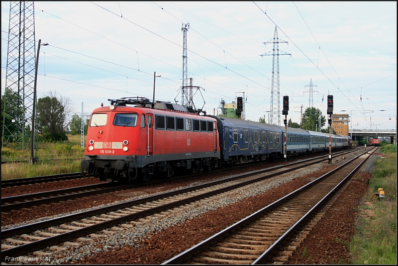 DB AutoZug 115 509-2 mit dem Nachtzug in Berlin Sch�nefeld, 01.08.2009