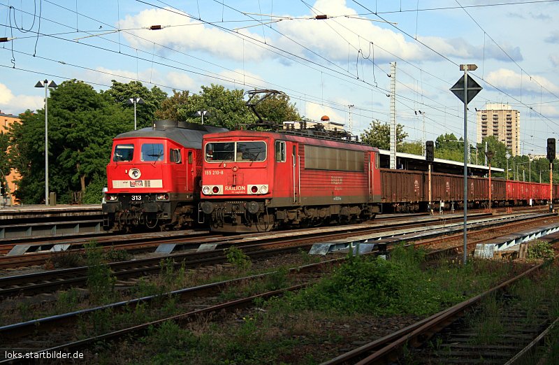 DB Schenker 155 210-8 Lz neben MEG 313 (Berlin Greifswalder Str, 08.06.2009)
<br><br>
Update: 2015 in Senftenberg z; 2015 �berf�hrt nach Rostock-Seehafen; 24.08.2015 in Opladen verschrottet