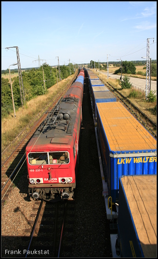 DB Schenker 155 237-1 und einem Güterzug (Nuthetal-Saarmund, 19.08.2009)
<br><br>
Update: 14.02.2015 in Opladen verschrottet