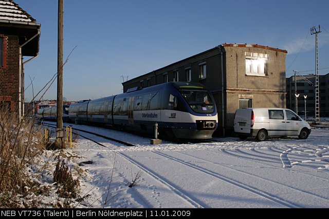 NEB VT 736 / 643 412 versteckt sich im Schatten des Geb�udes (Berlin N�ldnerplatz, 11.01.2009).