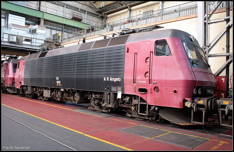 Railion EA 3012  A R Angelo  in der Werkhalle. Alle vier abgestellten Loks gehen nach Rum�nien (135 Jahre Werk Cottbus, Cottbus 19.09.2009)