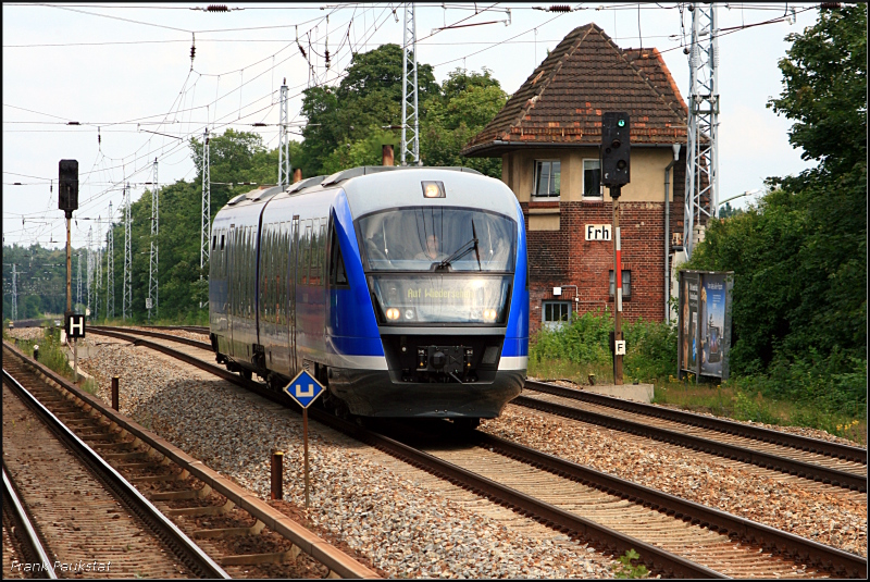 Siemens VT1.0/1.5  TRAINGUARD  ist ein ETCS-Mess- und Pr�sentationstriebwagen und basiert auf der Baureihe Desiro. Hier als DbZ 91813 Berkenbr�ck - Berlin Lichtenberg (Berlin Friedrichshagen, 01.07.2009)