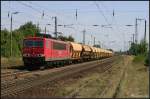 DB Schenker 155 168-8 mit Sch�ttgut (Nuthetal-Saarmund, 19.08.2009)