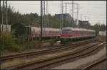 Etliche weitere Triebz�ge der Baureihe 614 stehen abgestellt im Gleisvorfeld des Cottbusser Bahnhofs am Stellwerk W2O. So auch 614 062-6 (gesehen Cottbus 05.10.2010 - Update: In Hamm abgestellt)