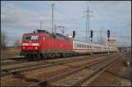 DB Fernverkehr 120 156-5 mit einem IC Richtung Glasower Damm (gesehen Berlin Sch�nefeld Flughafen 20.02.2011)    ++ 10.04.2018 bei Fa.