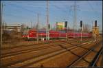 Mit einem Ersatzzug kam 143 641 und Dosto-Wagen als RB14 Nauen zum Endhalt am 07.01.2014 in Berlin Sch�nefeld Flughafen an    Update: ++ 26.11.2015 Opladen