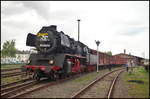 DR 50 3545 muss noch mit dem Zug rangieren, da ein nicht lauffähiger Wagen in der Mitte ist.