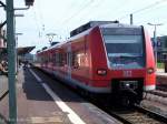 DB 425 015 / 425 515-4 ist ein vierteiliger Triebwagen, hier als RE nach G�ttingen (Bad Hersfeld, 04.01.2005)